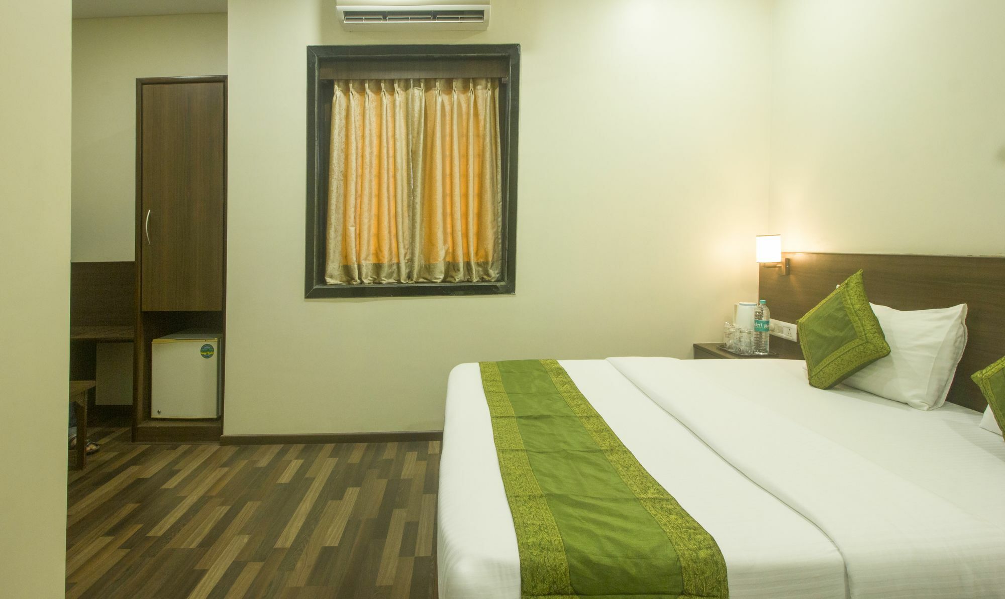 Treebo Trend Rosewood Mumbai Exterior foto